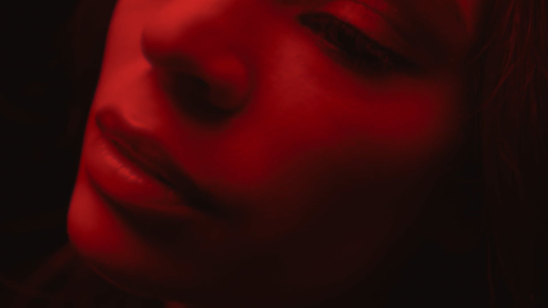 Hourglass Cosmetics - Red Zero